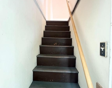150 E Hartwell Lane - Photo Thumbnail 20