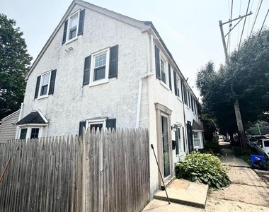 150 E Hartwell Lane - Photo Thumbnail 2
