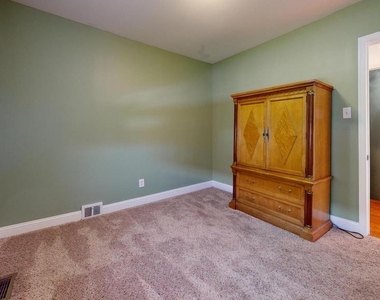 8902 Blue Grass Road - Photo Thumbnail 27