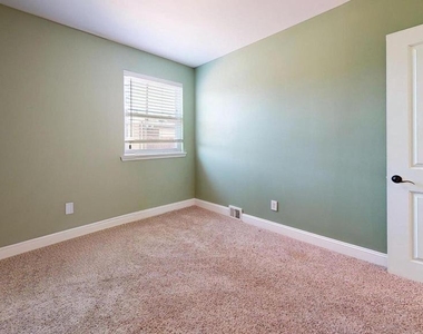 8902 Blue Grass Road - Photo Thumbnail 33