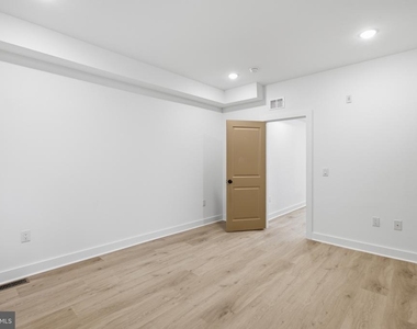 2322 N 5th Street - Photo Thumbnail 8