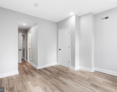 1847 Gerritt Street - Photo Thumbnail 21