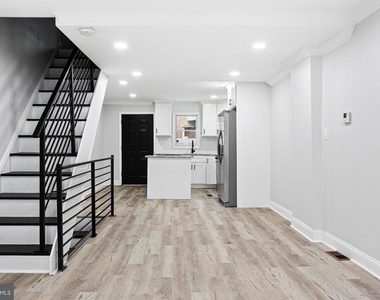 1847 Gerritt Street - Photo Thumbnail 6