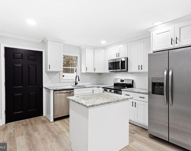 1847 Gerritt Street - Photo Thumbnail 3