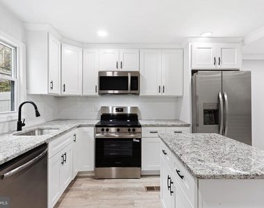 1847 Gerritt Street - Photo Thumbnail 7
