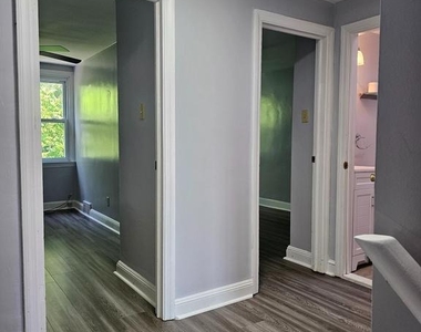 1521 W End Drive - Photo Thumbnail 7