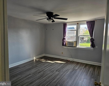 1521 W End Drive - Photo Thumbnail 9