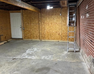 392 W Broad Street - Photo Thumbnail 3