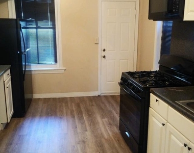 507 Noble Street - Photo Thumbnail 4