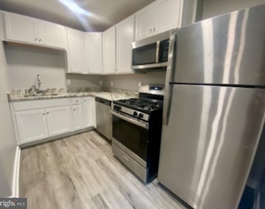218 W King Street - Photo Thumbnail 5