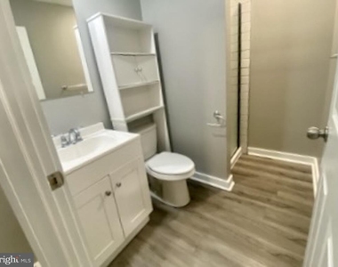 218 W King Street - Photo Thumbnail 7