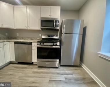218 W King Street - Photo Thumbnail 3