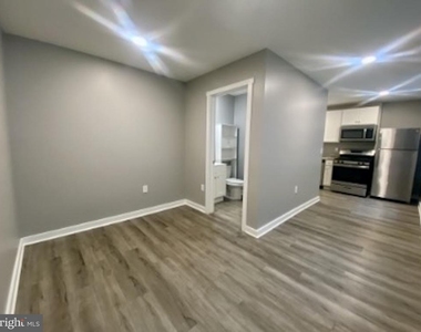 218 W King Street - Photo Thumbnail 1