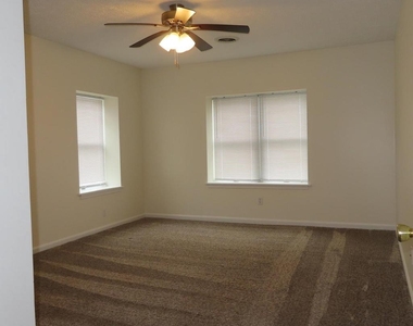 102 Park Street - Photo Thumbnail 10