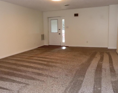 102 Park Street - Photo Thumbnail 2