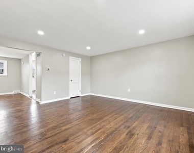 712 S Penn Street - Photo Thumbnail 3