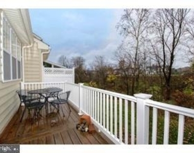 1204 Derry Lane - Photo Thumbnail 15