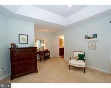 1204 Derry Lane - Photo Thumbnail 6