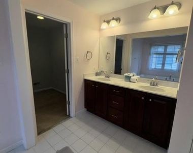 1204 Derry Lane - Photo Thumbnail 32