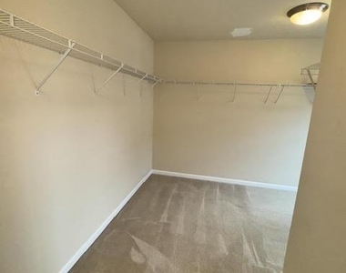1204 Derry Lane - Photo Thumbnail 33