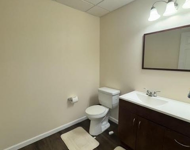 1204 Derry Lane - Photo Thumbnail 47