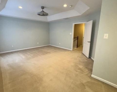 1204 Derry Lane - Photo Thumbnail 35