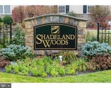 1204 Derry Lane - Photo Thumbnail 16