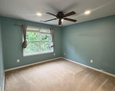 1204 Derry Lane - Photo Thumbnail 42
