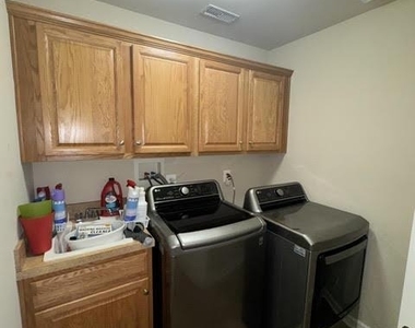 1204 Derry Lane - Photo Thumbnail 43