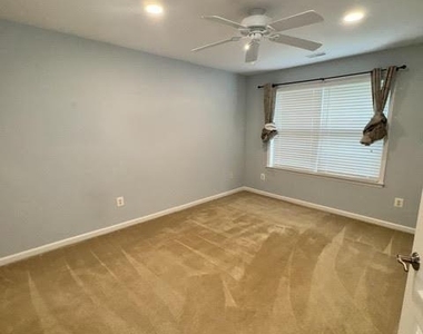 1204 Derry Lane - Photo Thumbnail 39
