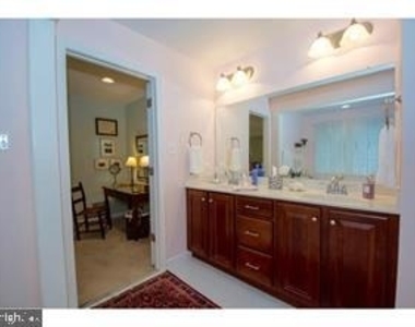 1204 Derry Lane - Photo Thumbnail 7