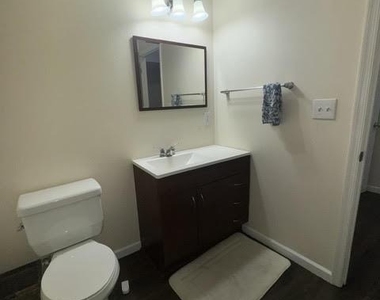 1204 Derry Lane - Photo Thumbnail 45