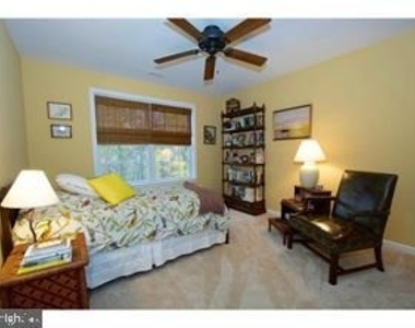 1204 Derry Lane - Photo Thumbnail 9