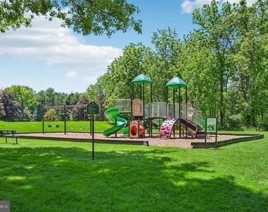 184 Victoria Court - Photo Thumbnail 24
