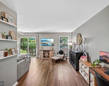 184 Victoria Court - Photo Thumbnail 3
