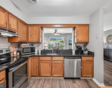 184 Victoria Court - Photo Thumbnail 2