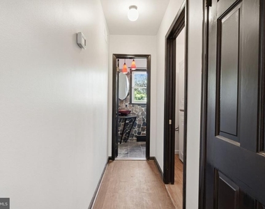 612 Bustleton Pike - Photo Thumbnail 12