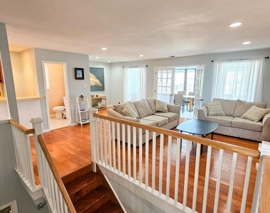 702 Newell Avenue - Photo Thumbnail 16