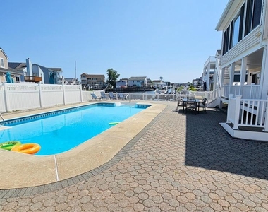 702 Newell Avenue - Photo Thumbnail 49