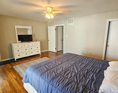 702 Newell Avenue - Photo Thumbnail 43