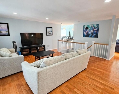 702 Newell Avenue - Photo Thumbnail 21
