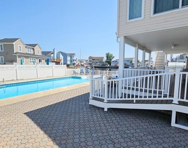 702 Newell Avenue - Photo Thumbnail 48