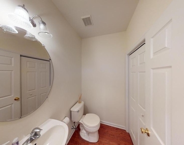 206 Concord Place - Photo Thumbnail 17