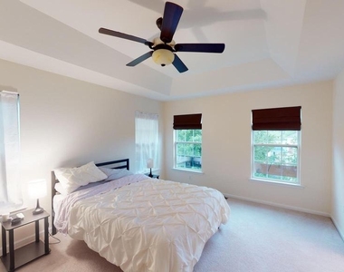 206 Concord Place - Photo Thumbnail 20
