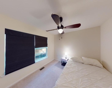 206 Concord Place - Photo Thumbnail 30