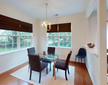 206 Concord Place - Photo Thumbnail 10