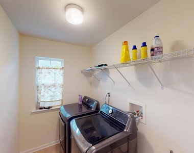 206 Concord Place - Photo Thumbnail 32