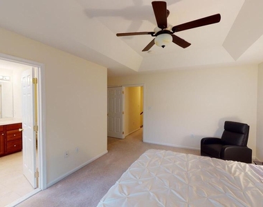 206 Concord Place - Photo Thumbnail 21