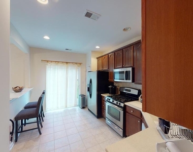 206 Concord Place - Photo Thumbnail 14
