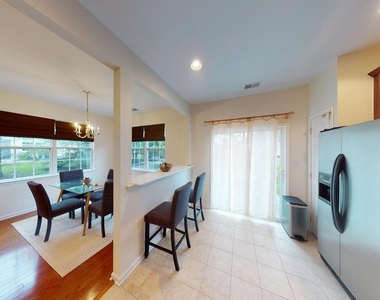 206 Concord Place - Photo Thumbnail 16